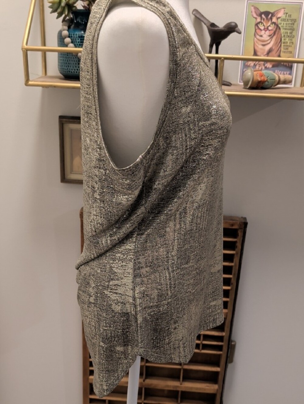 NYGARD Size M- Metallic Gold Women’s Scoop Neck Top Luxury Look - Picture 5 of 7